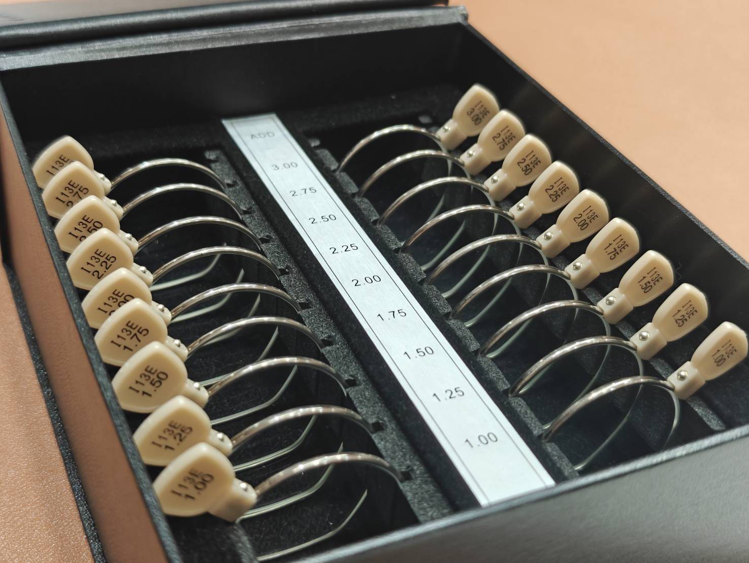 เลนส์โปรเกรสซีฟทดลอง 40+ แบบ - Optical X